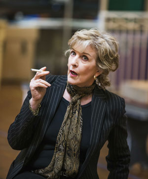 Travels-With-My-Aunt-Rehearsals-797-PATRICIA-HODGE-Photo-by-Tristram-Kenton